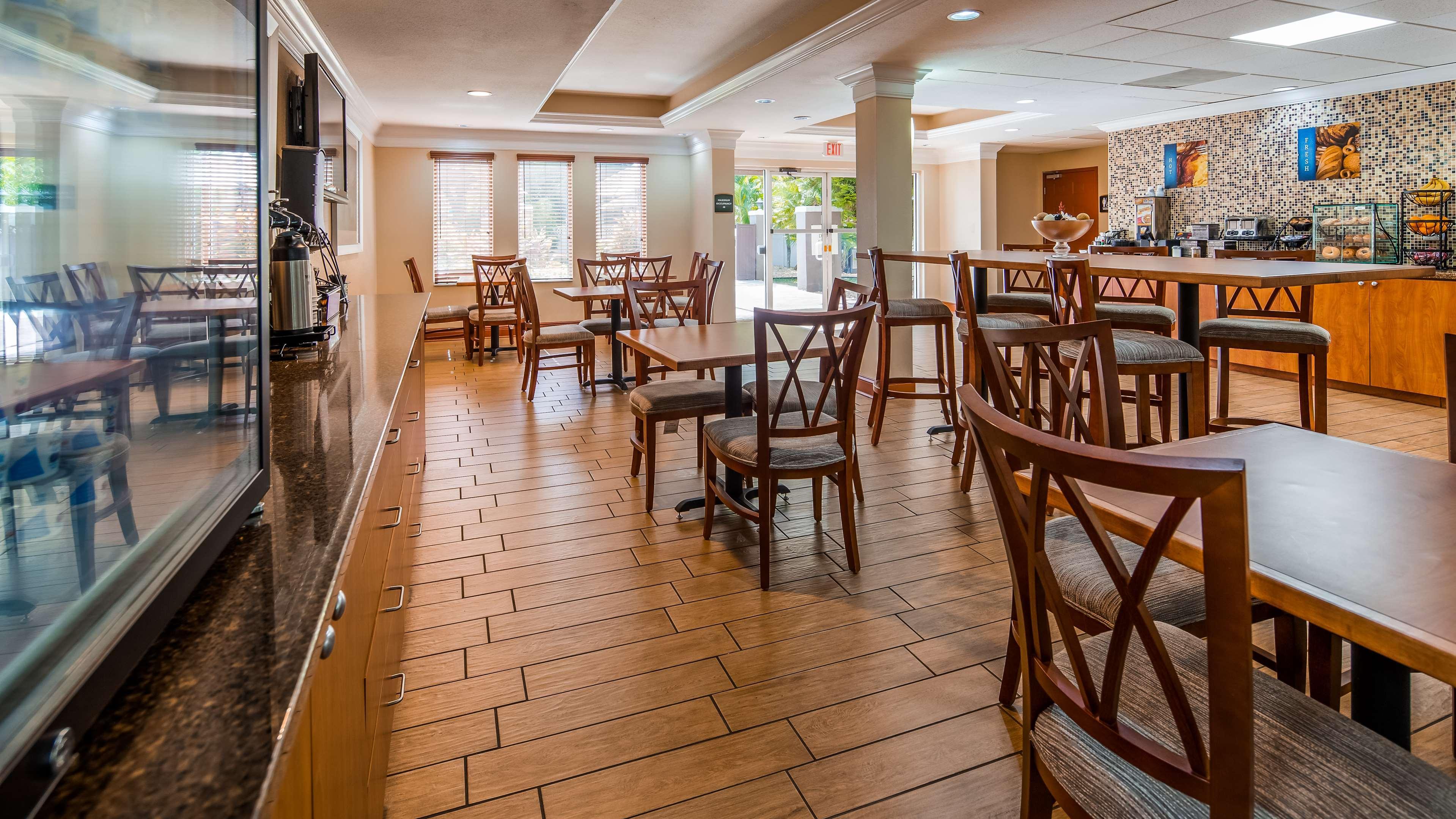 Best Western Plus Bradenton Hotel & Suites Exterior foto